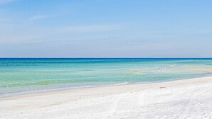 Beach - ☀️Gulf View- Updated- Pool- Studio Top of the Gulf 807☀️ (Panama City)