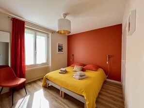 1 soverom, strykejern/-brett, wi-fi (inkludert) og sengetøy