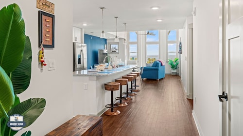 Pet-Friendly Waterfront Condo Near OBX Beaches