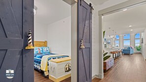 3 bedrooms, desk, iron/ironing board, free WiFi