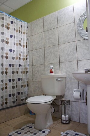 Douche, papier de toilette