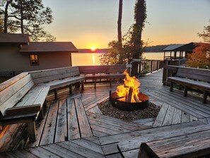 Terrace/patio - Stunning 3 Bedroom Lake House on South Toledo Bend (Burkeville)