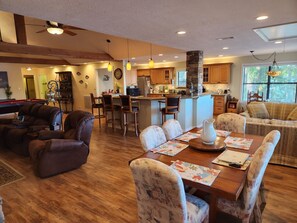 Dining - Stunning 3 Bedroom Lake House on South Toledo Bend (Burkeville)