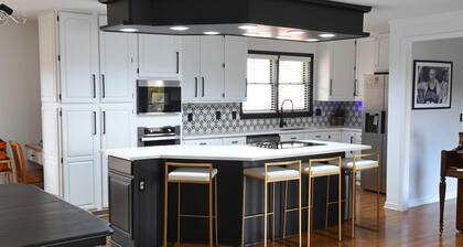 The Nest!! Gorgeous estate formerly owned by NBA legend- with pool and hot tub!