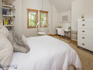 5 habitaciones, escritorio, tabla de planchar con plancha y wifi 