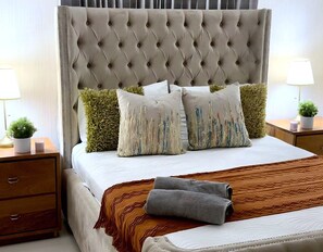 3 slaapkamers, een strijkplank/strijkijzer, gratis wifi, beddengoed