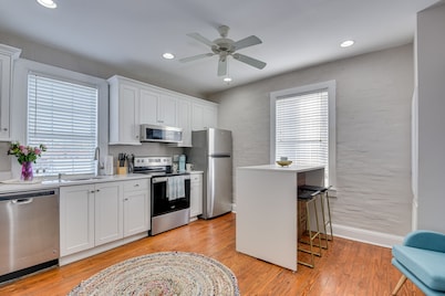 Stovall #6 Comfy 1-bedroom minutes away from Augusta's gems!