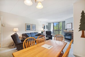 Condo, 1 Queen Bed with Sofa bed (Pinnacle F07) | Living area - Pinnacle F07 (Killington)