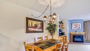 Condo, 1 King Bed with Sofa bed (Pinnacle F10) | Dining - Pinnacle F10 (Killington)