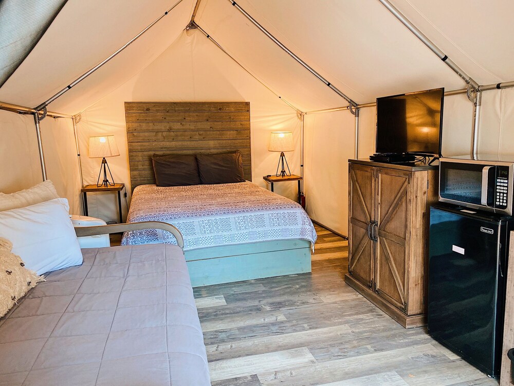 8 Blue River Camp Glamping Cabin, Kingsbury 95 Room Prices