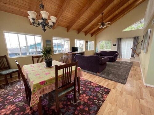 Bayshore Loft House w/ queen beds