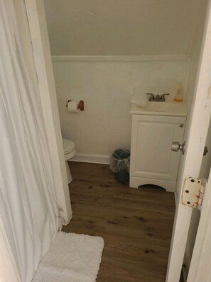 Bathroom - Harmon Creek Marina and Campground (Huntsville)