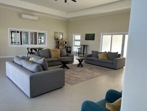 Smart-TV, Tischtennisplatte