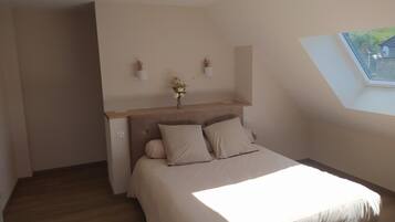 1 habitación, tabla de planchar con plancha y wifi gratis