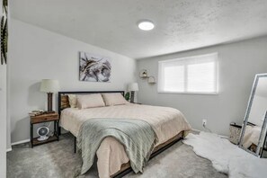 2 bedrooms, iron/ironing board, free WiFi