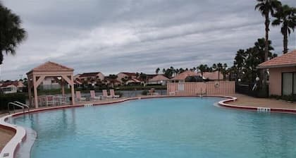 Cozy 3BR Casa Bella: Beach Access, Pool, Pets OK