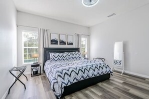 5 chambres, fer et planche à repasser, lit parapluie, Wi-Fi