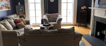 5 minute walk to downtown. Cozy family sized home with everything you need.