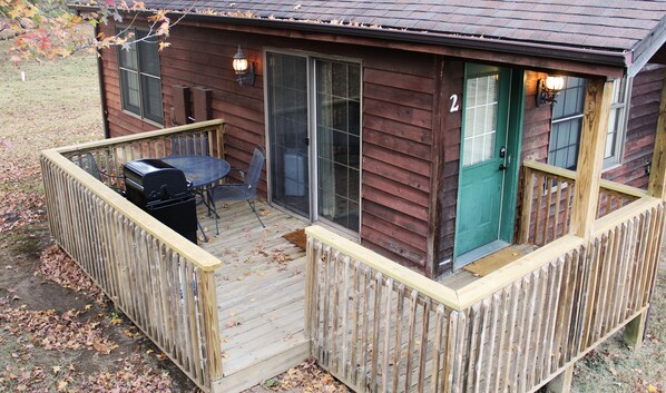 Outdoor dining - 3  Minutes to Giant City - 6 Minutes to SIU - 4 Minutes to Shawnee Winetrail! (Makanda)