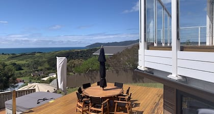 Luxurious Property with Panoramic Sea Views and infinity Spa Jacuzzi