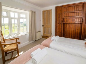 4 chambres, fer et planche à repasser, Wi-Fi gratuit, draps fournis