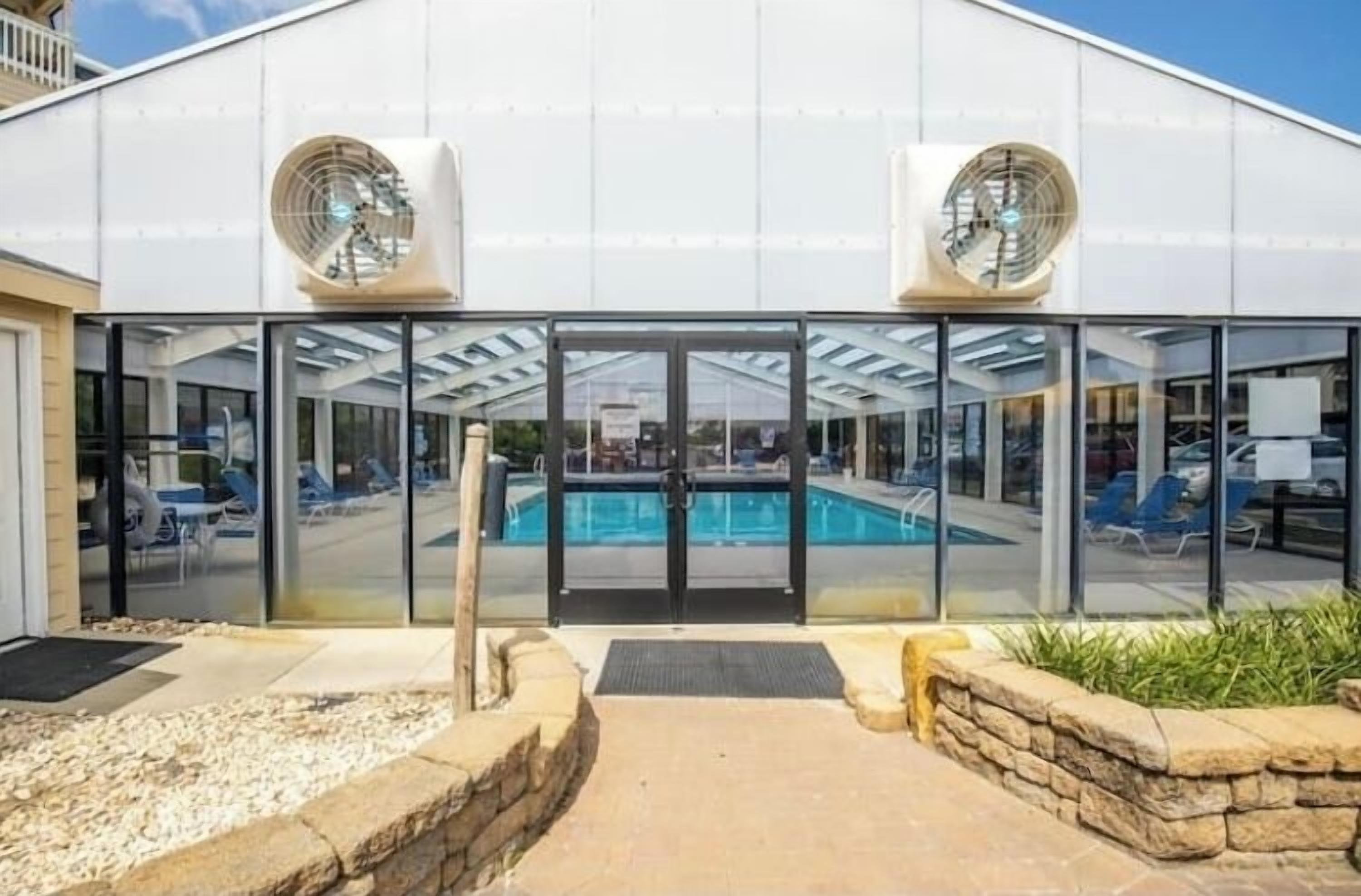 Indoor pool, outdoor pool