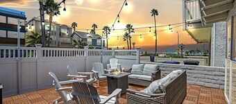 Ocean just Steps Away! Family and Dog-Friendly with Firepit, Boogie Board!