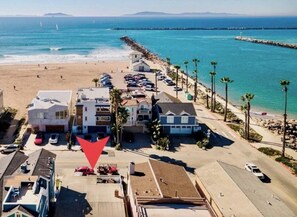 Una spiaggia nelle vicinanze