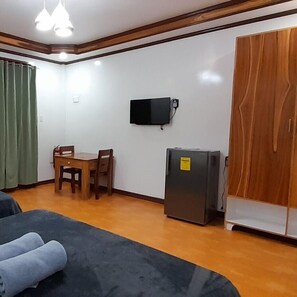 Cabana 2 - Superior 2 Queen Beds | Egyptian cotton sheets, premium bedding, individually decorated