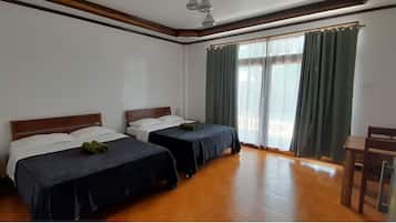 Decoración personalizada, muebles diferentes y escritorio