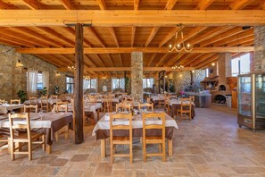 Dining - 1815 Hotel San Pietro Martin - Camera Matrimoniale Standard by Barbarhouse (Ishëm)