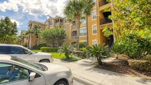 Exterior - Amazing 3 Bed Condo in Windsor Hills - Close to Disney! (Kissimmee)