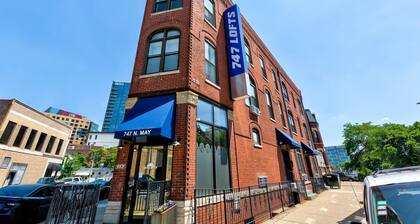 River West, Second Floor Chicago by 747 Lofts