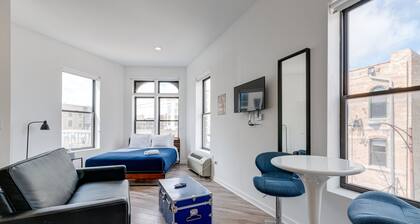 River West, Second Floor Chicago by 747 Lofts