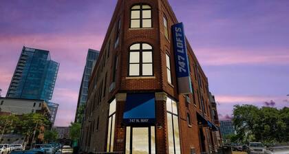 River West, Second Floor Chicago by 747 Lofts