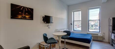 Studio | Iron/ironing board, free WiFi