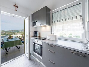 아파트 (Superior Two Bedroom Apartment with B) | 전용 주방 | 냉장고