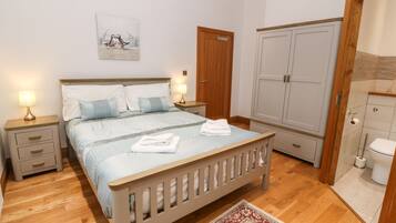 2 bedrooms, individually decorated, individually furnished, free WiFi