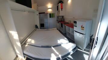 1 bedroom, iron/ironing board, WiFi