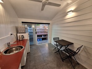 Unclassified image, 4 of 9, button