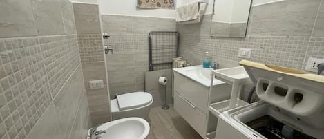 Douche, bidet