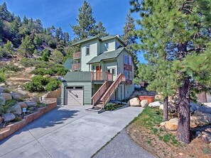 Exterior - Peaseful Lake front home, The Best Lake Views, Elevator & Boat Dock (Fawnskin)
