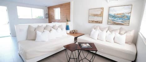 TV, Netflix, streaming services