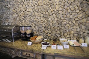 Bao gồm bữa sáng buffet hàng ngày