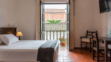 Executive Double Room Single Use | Desk, laptop workspace, free cribs/infant beds, free WiFi