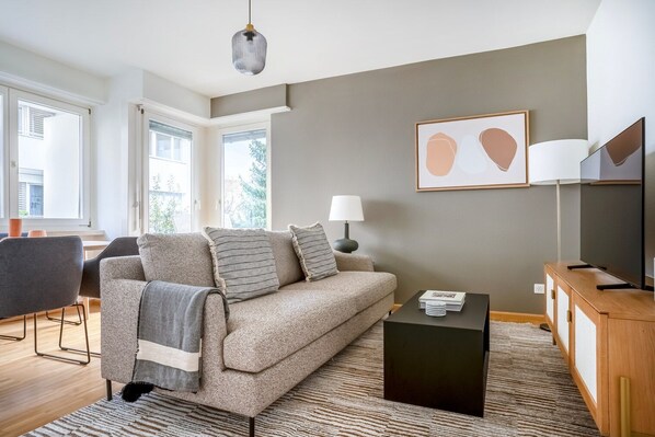 电视、立体声音响