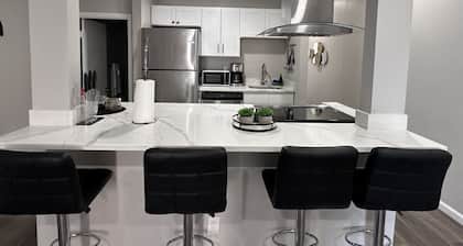 A203 · A-Town’s Finest Modern apt - Free parking