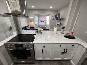 Refrigerador, horno, parrilla de estufa y lavavajillas 