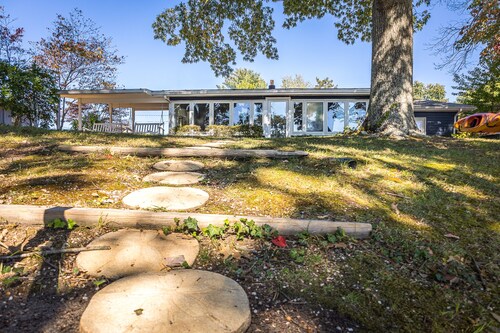 The Little Blue Cottage - Topping : Waterfront!