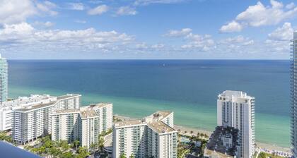 <br>★★★★★ Hyde Hotel Condo 2BD/2BA Amazing view and excellent RESSORT